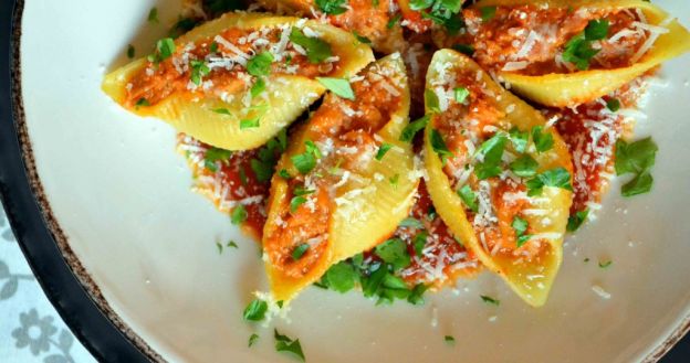 Conchiglie con salsa boloñesa