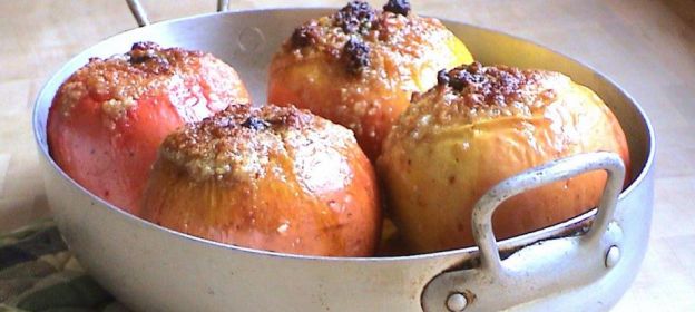 Manzanas al horno con frutos secos