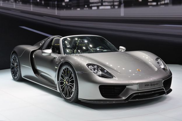 2. PORSCHE 918 SPYDER