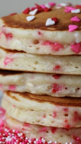 Hot cakes con frutos rojos