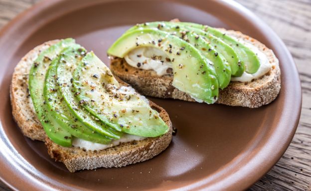 tostadas de ''hummusmole''