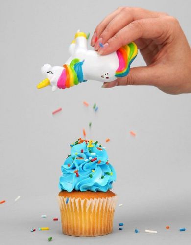 Unicornio con chispas de colores