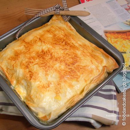 Spanakopita - Pasta philo con espinacas, mozarella y tomates frescos - Eat In Magazine