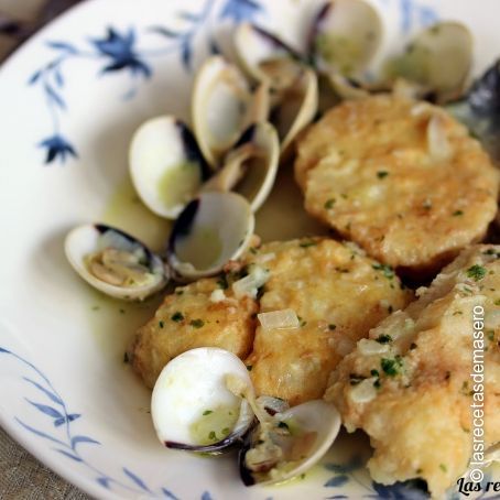 Lomos de bacalao a la importancia con almejas