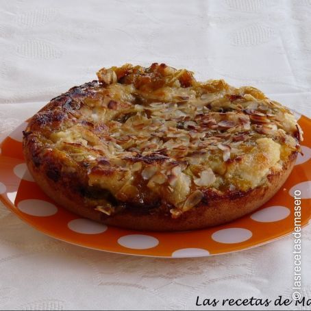 Pastel de ciruelas claudias y almendras