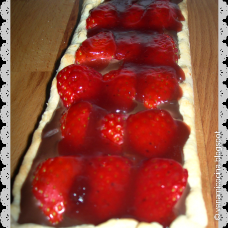 Tarta de chocolate y fresas