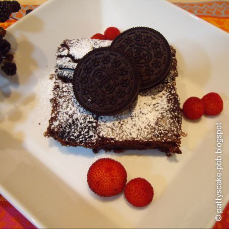 COOKIES AND CREAM FUDGE BROWNIE