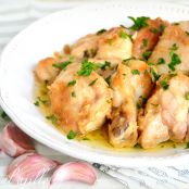 Pollo al ajillo