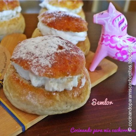 Semlor (bollos suecos de cuaresma)