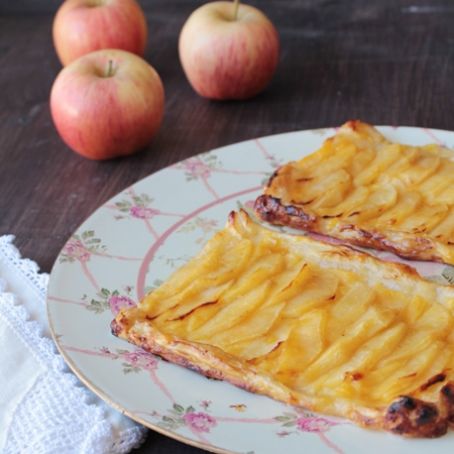 TARTA DE MANZANA CON HOJALDRE